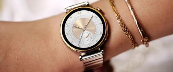 Pametna ura Huawei Watch gt 4 na ženski roki