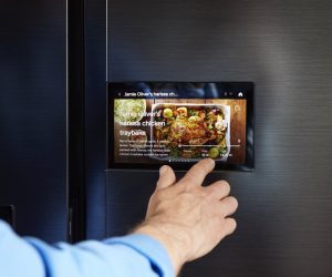 Naj se poletje prične z idealno ohlajeno osvežitvijo v vašem novem hladilniku! Izkoristite fantastično priložnost za popuste na izbrane hladilnike Samsung in uživajte v hladnih napitkih in ledenih sladoledih med vročimi poletnimi dnevi.