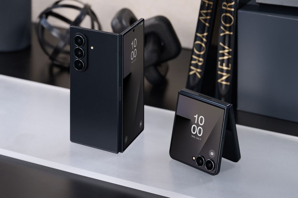 Galaxy Z Flip7 in Z Fold7