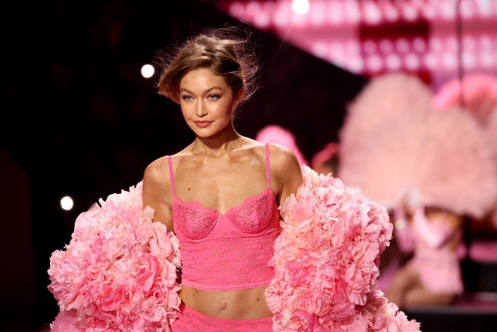 Victoria's Secret Fashion Show 2025 - Runway