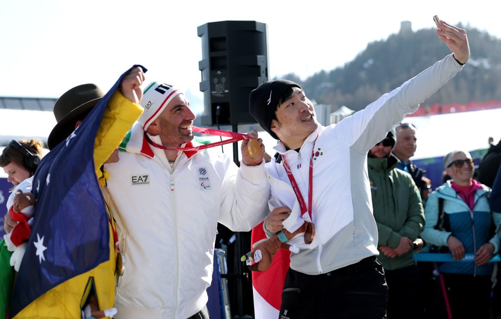 Na paraolimpijskih zimskih igrah Milano Cortina 2026 je Zmagovalni ...