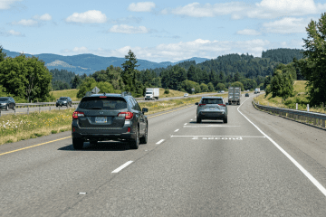 Varnostna razdalja: Ključ do varne vožnje in izogibanja nesrečam – varnostna razdalja