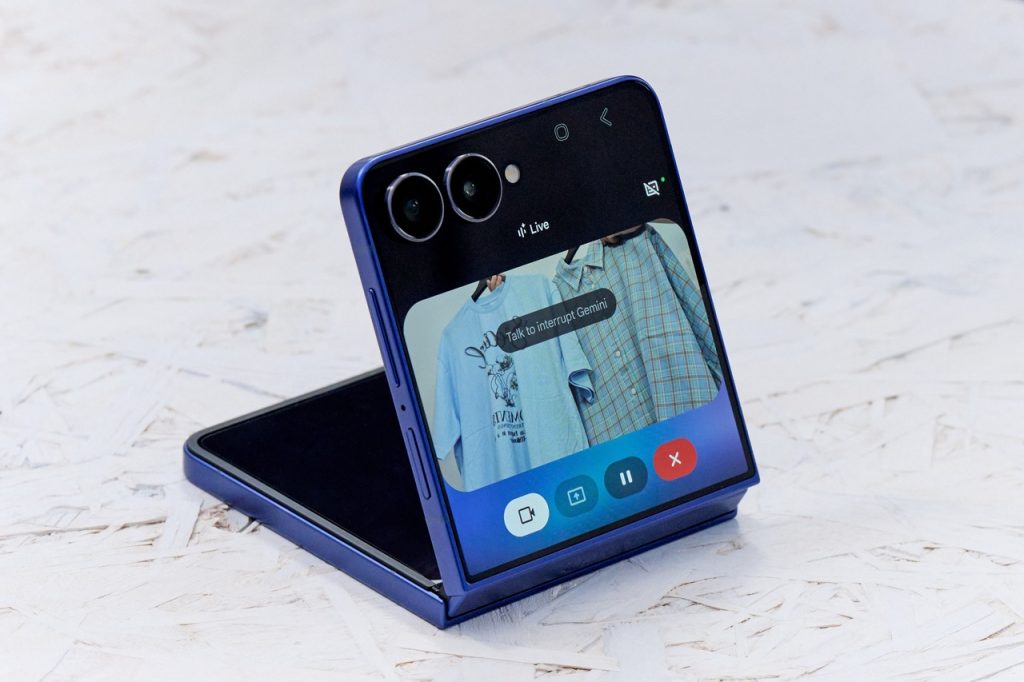 Samsung Galaxy Z Flip7