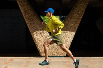 tekač s pametno uro Watch GT Runner 2