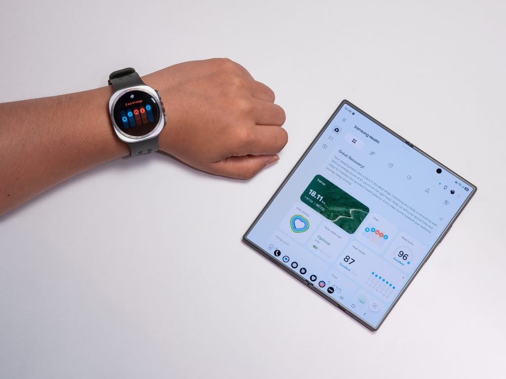 217-lifestyle-galaxy-watch-ultra2-galaxy-zfold8-ultra-vitals